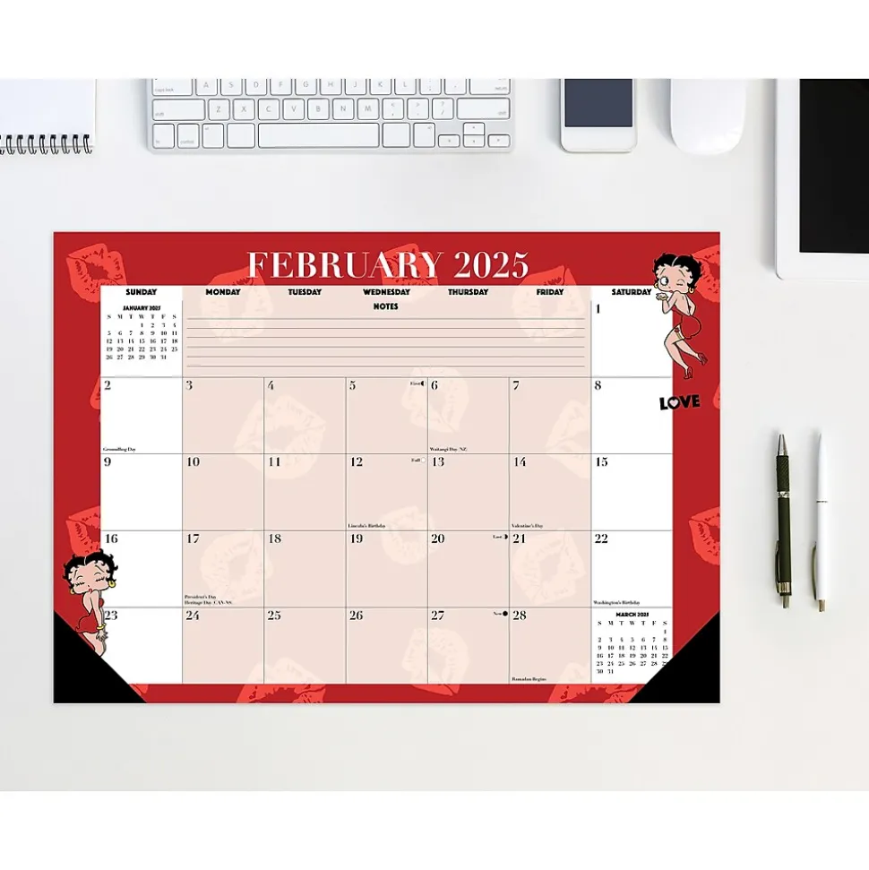 2025 Willow Creek Betty Boop 17" x 12" Monthly Desk Pad Calendar (47804)